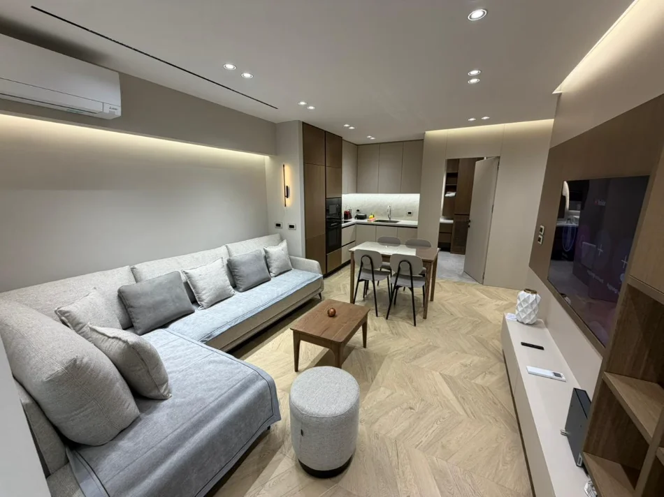 Tirane, jepet me qera apartament 1+1 Kati 4, (myslym shyri)
