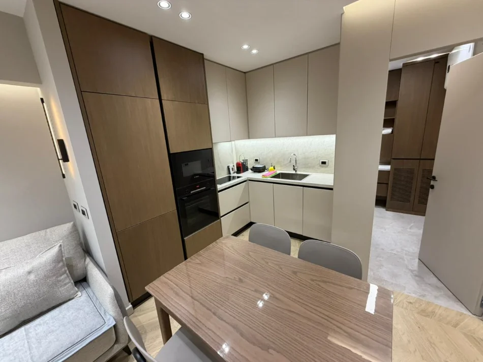 Tirane, jepet me qera apartament 1+1 Kati 4, (myslym shyri)