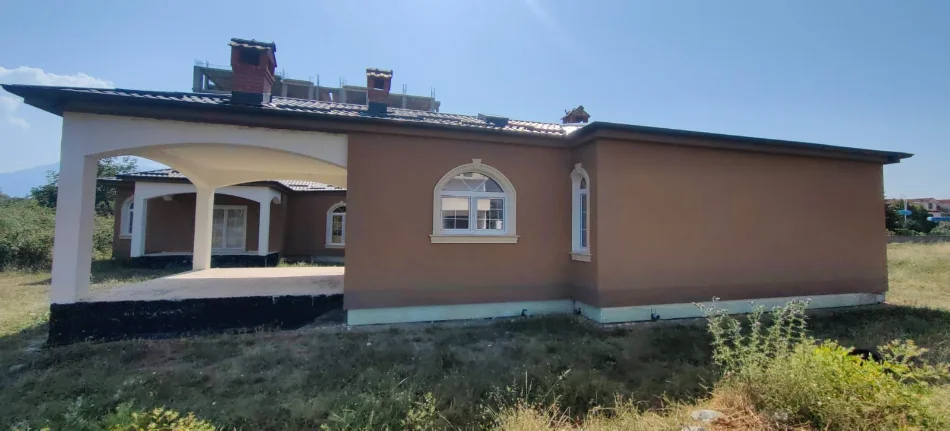 Pogradec, shes Vile 1 Katshe Kati 1, 280 m² 200.000 € (Rruga e Vilave)