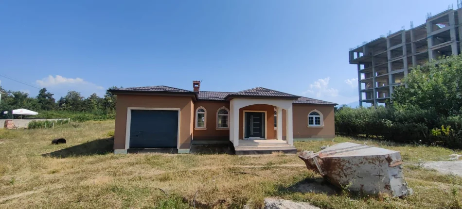Pogradec, shes Vile 1 Katshe Kati 1, 280 m² 200.000 € (Rruga e Vilave)