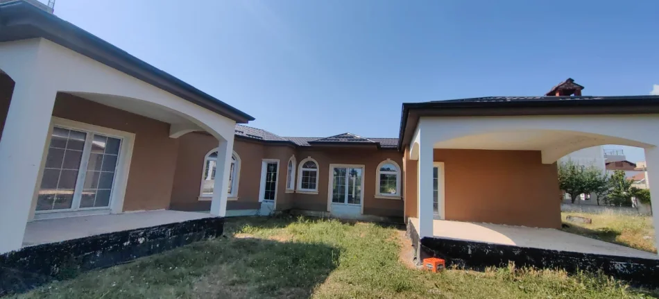 Pogradec, shes Vile 1 Katshe Kati 1, 280 m² 200.000 € (Rruga e Vilave)