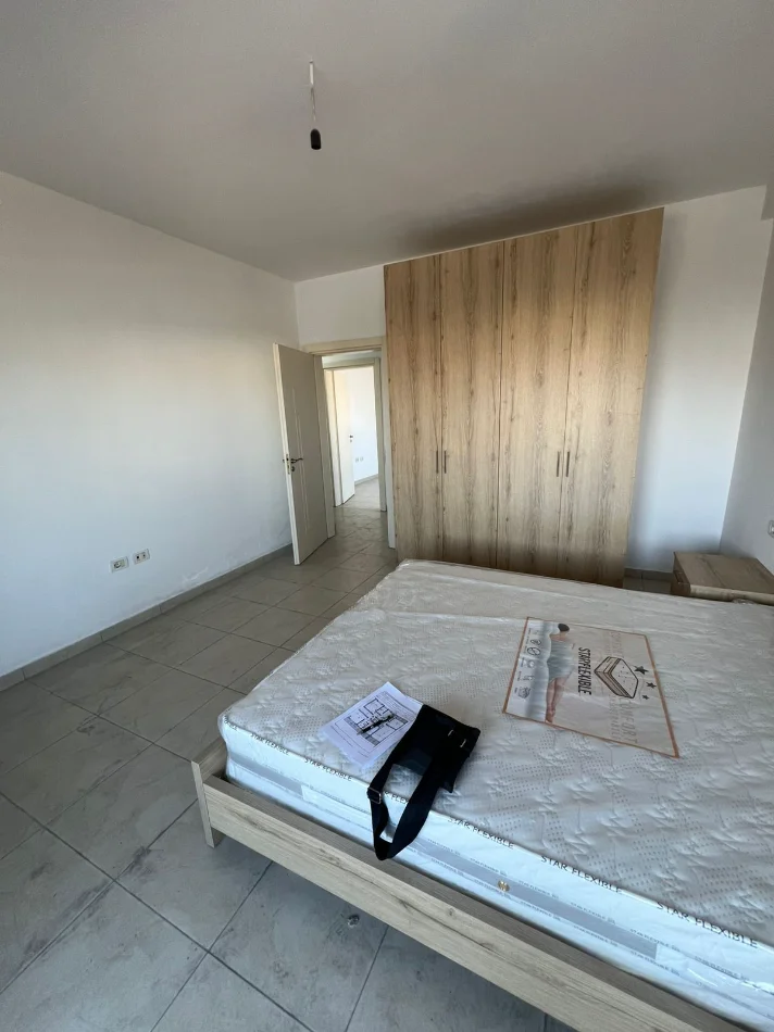 Tirane, jepet me qera apartament 1+1 Kati 5, 64 m² 400 € (Casa Italia)