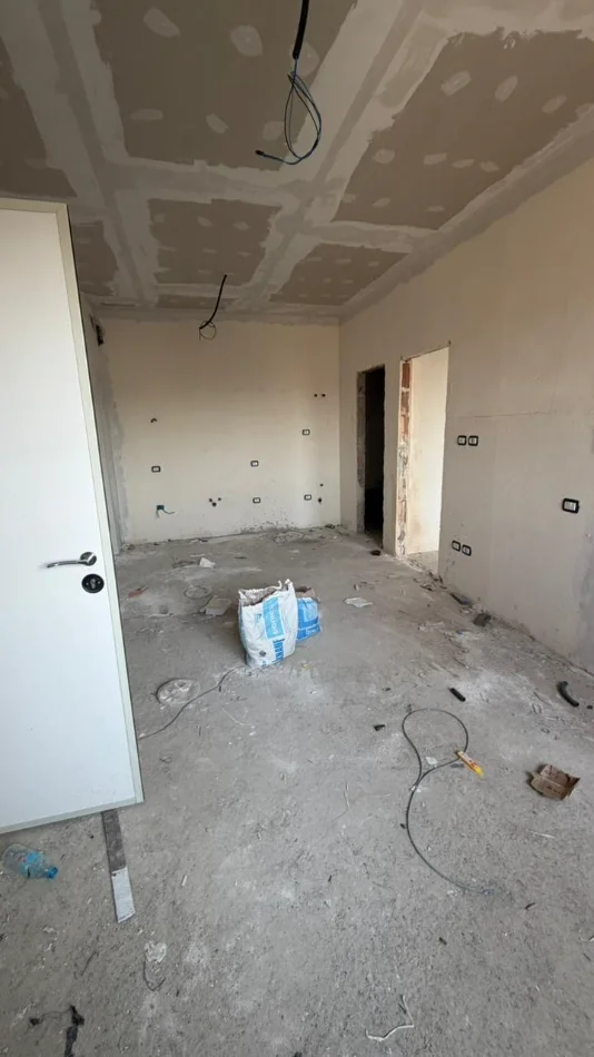 Tirane, shitet apartament 1+1 Kati 7, 54 m² 125.000 € (RRUGA E KAVAJES)