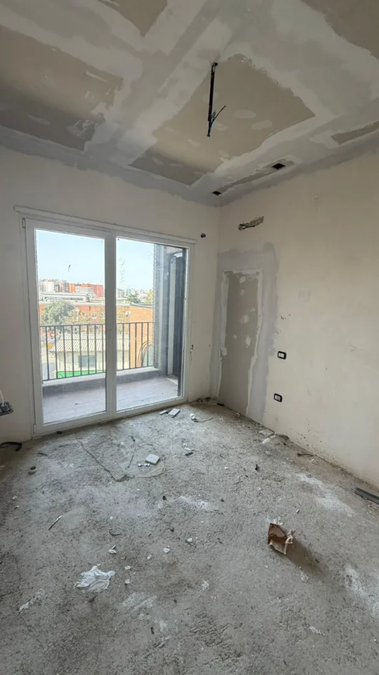 Tirane, shitet apartament 1+1 Kati 7, 54 m² 125.000 € (RRUGA E KAVAJES)