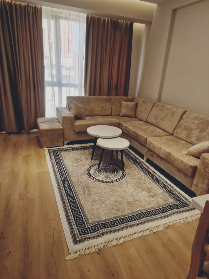 Tirane, jepet me qera apartament 1+1 , 70 m² 550 € (Astir , Urban Gate)