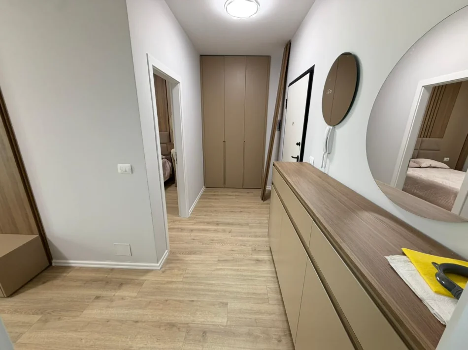 Tirane, jepet me qera apartament 1+1 Kati 7, (zogu i zi)