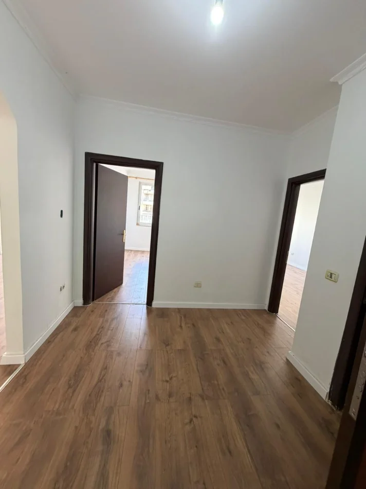 Tirane, shitet apartament 2+1+Aneks+Ballkon Kati 3, 91 m² 140.000 € (Astir)