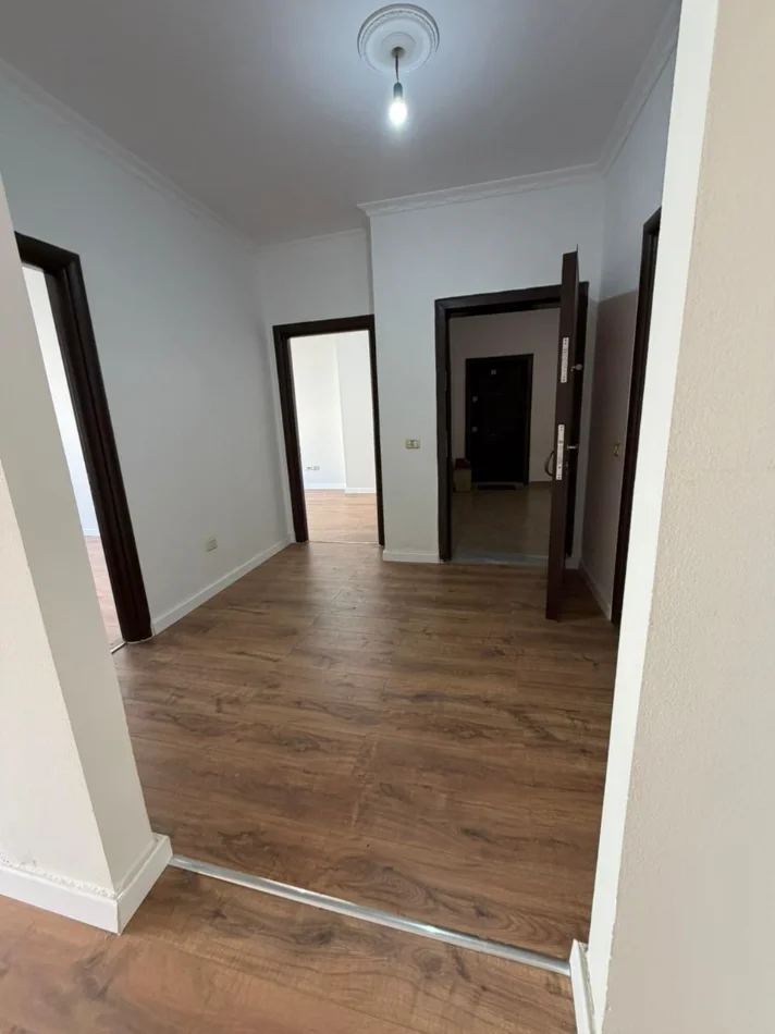 Tirane, shitet apartament 2+1+Aneks+Ballkon Kati 3, 91 m² 140.000 € (Astir)