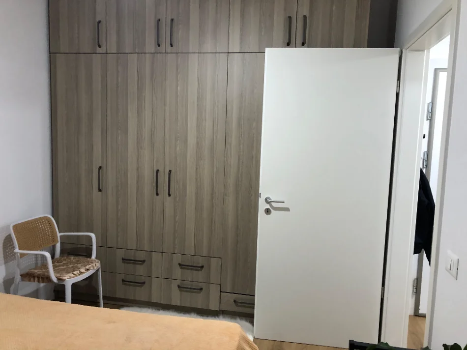 Tirane, jepet me qera apartament 1+1+Ballkon Kati 6, 57 m² 400 € (Ali Demi)