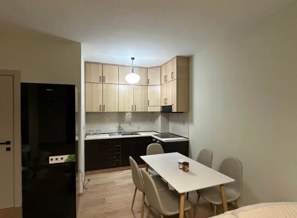 Tirane, jepet me qera apartament 2+1+Ballkon Kati 6, 110 m² 550 € (Astir)
