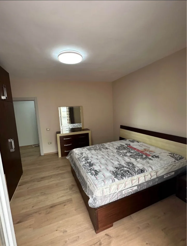 Tirane, jepet me qera apartament 2+1+Ballkon Kati 6, 110 m² 550 € (Astir)