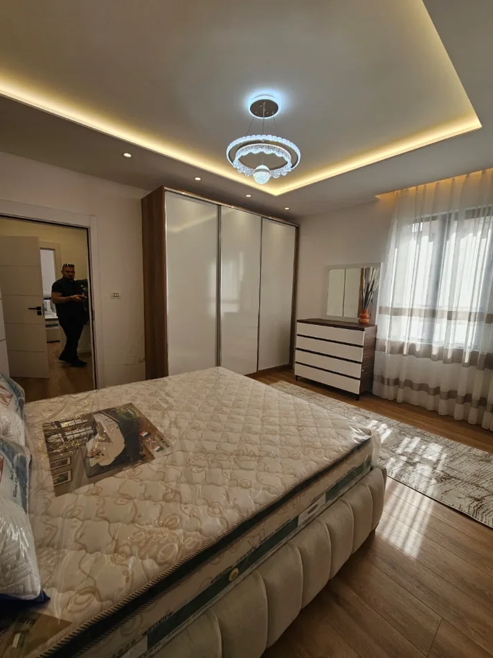 Tirane, shitet apartament 2+1 Kati 5, 116 m² 265.000 € (Pallati me Shigjeta)