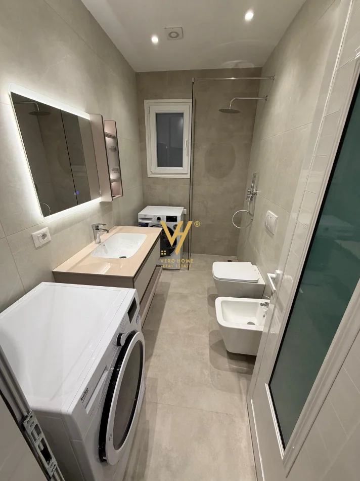 Tirane, jepet me qera apartament 1+1+Ballkon Kati 2, 60 m² 500 € (SHKOZE)