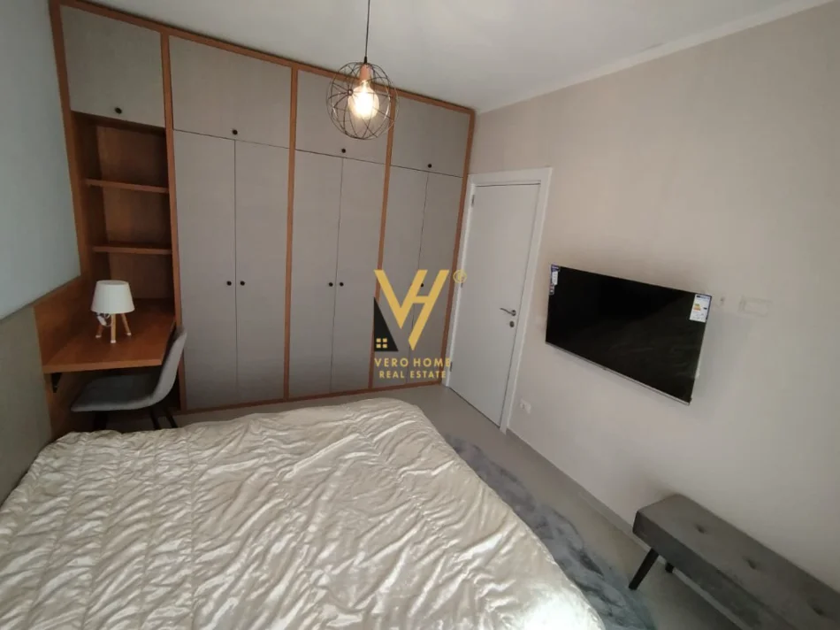 Tirane, jepet me qera apartament 1+1+Ballkon Kati 3, 65 m² 500 € (UNIVERS CITY)