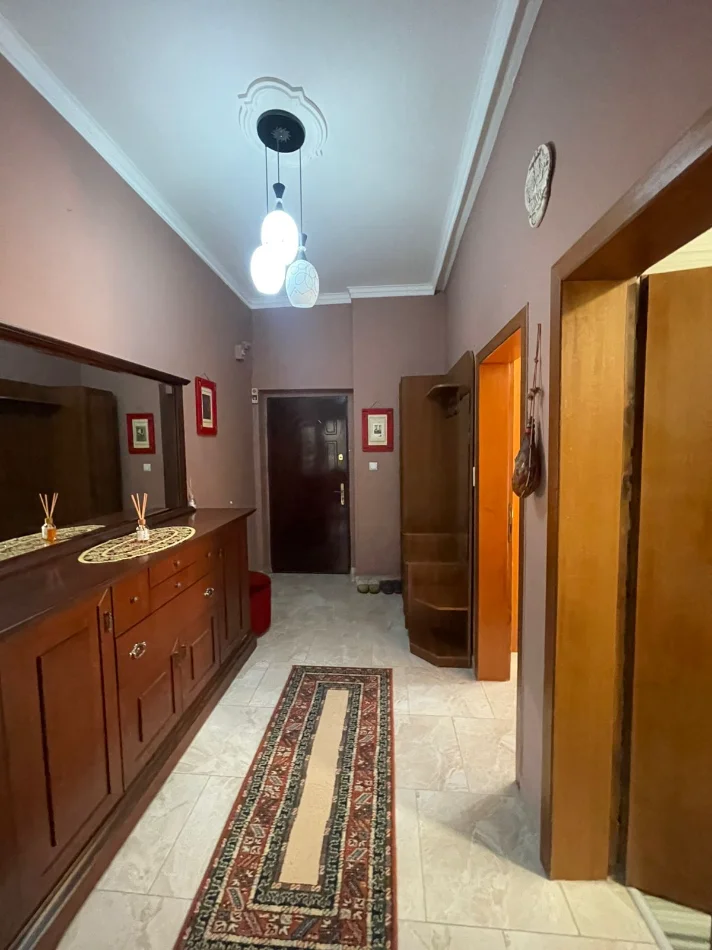 Tirane, jepet me qera apartament 2+1+Ballkon , 100 m² (Stadiumi Dinamo)