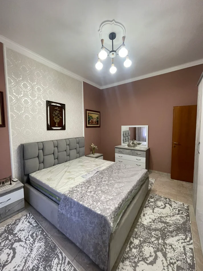 Tirane, jepet me qera apartament 2+1+Ballkon Kati 2, 86 m² 700 € (Stadiumi Dinamo)