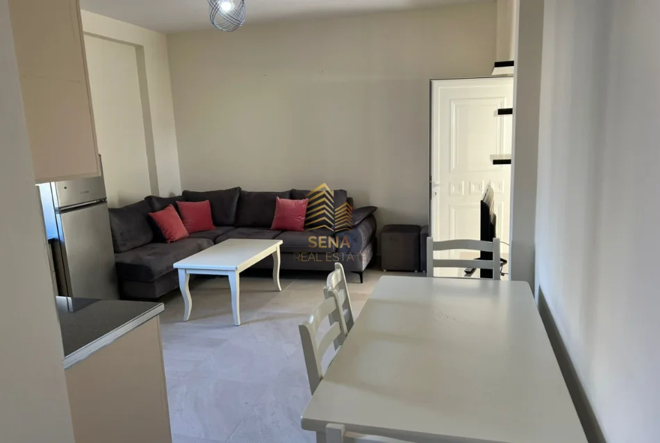 Tirane, jepet me qera apartament 1+1+Ballkon Kati 2, 55 m² 450 € (Shkolla e Bashkuar)