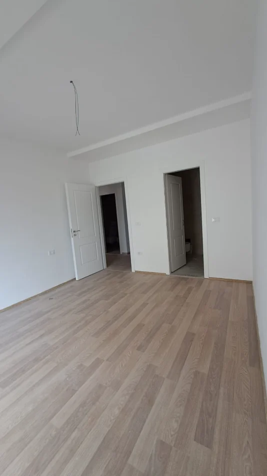 Tirane, jepet me qera apartament 2+1+Ballkon Kati 5, 100 m² 400 € (Astir)
