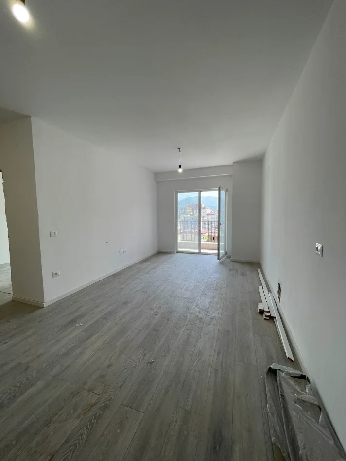Tirane, jepet me qera apartament 1+1+Ballkon Kati 6, 99 m² 178.000 € (Kompleksi Aura, Rruga Dritan Hoxha)