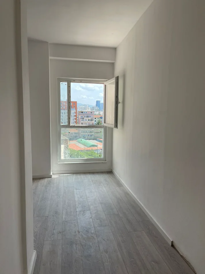 Tirane, jepet me qera apartament 1+1+Ballkon Kati 6, 99 m² 178.000 € (Kompleksi Aura, Rruga Dritan Hoxha)