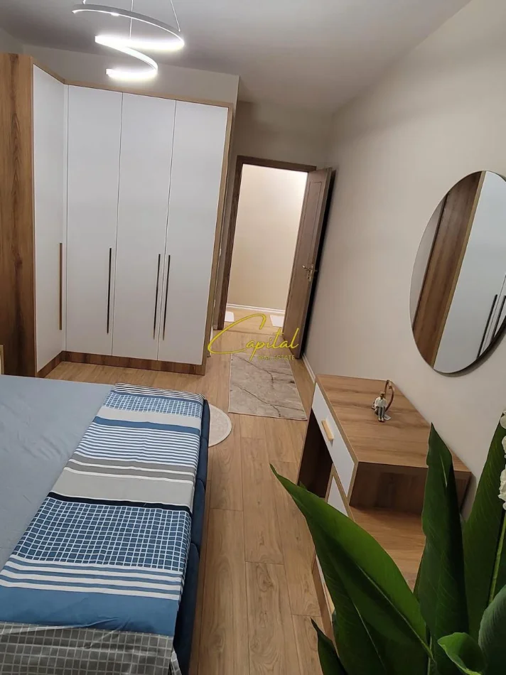 Tirane, jepet me qera apartament 2+1 Kati 4, 100 m² 800 € (KOMUNA E PARISIT)