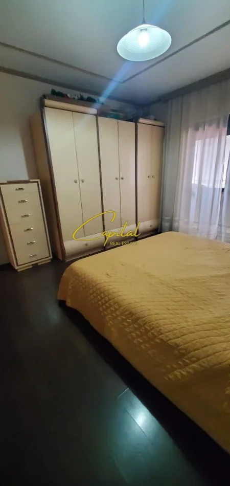 Tirane, jepet me qera apartament 2+1 Kati 5, 112 m² 600 € (KOMUNA E PARISIT)