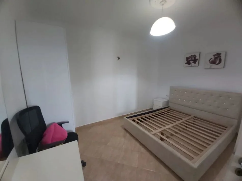 Tirane, jepet me qera apartament 2+1 Kati 4, 80 m² 55.000 € (ALI DEMI)