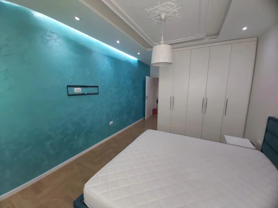 Tirane, jepet me qera apartament 2+1 Kati 4, 80 m² 55.000 € (ALI DEMI)