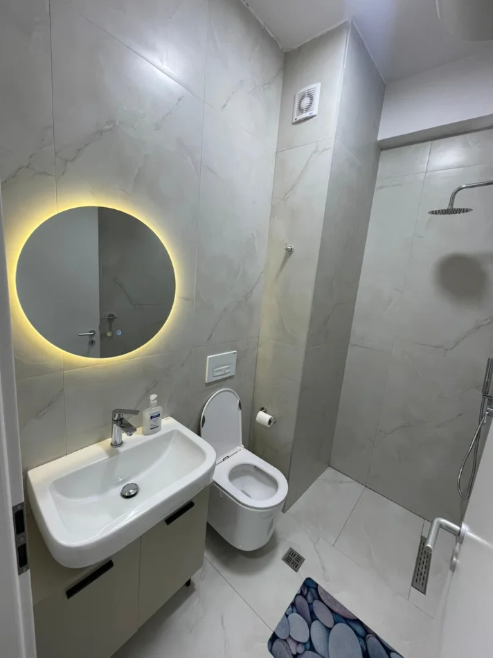 Tirane, jepet me qera apartament 1+1 Kati 5, 