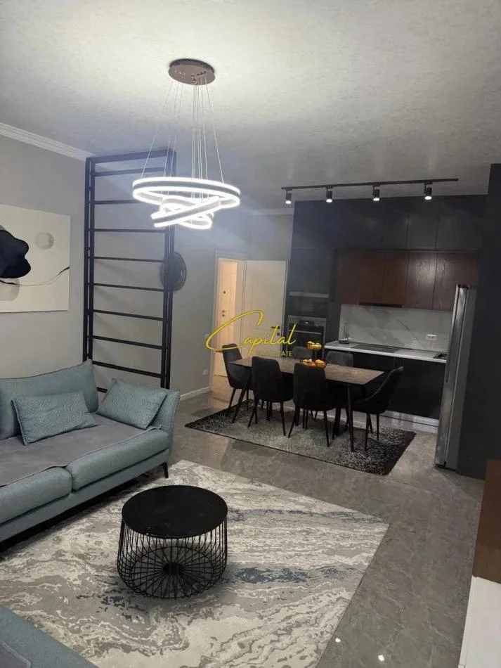 Tirane, jepet me qera apartament 2+1 Kati 3, 120 m² 700 € (QENDRA TREGTARE TEG)