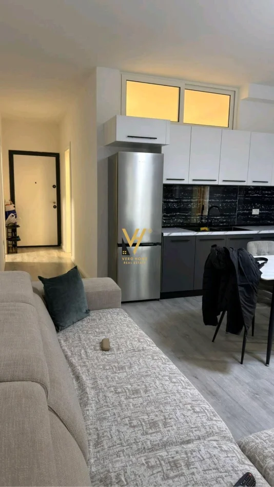 Tirane, jepet me qera apartament 2+1+Ballkon Kati 3, 80 m² 700 € (5 MAJI)