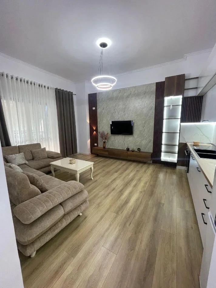 Tirane, jepet me qera apartament 2+1 Kati 7, 120 m² 500 € (ASTIR)