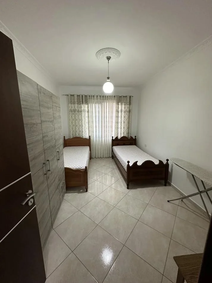 Tirane, jepet me qera apartament 2+1 Kati 7, 100 m² 550 € (ASTIR)