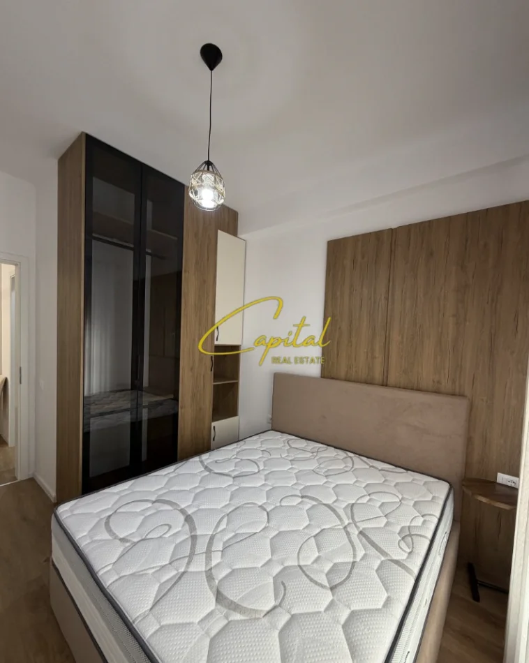 Tirane, jepet me qera apartament 1+1 Kati 6, 50 m² 450 € (ALI DEMI)