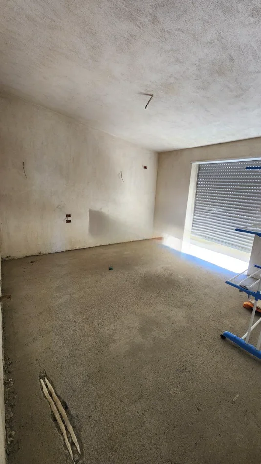 Tirane, shitet Vile 3 Katshe Kati 4, 430 m² 