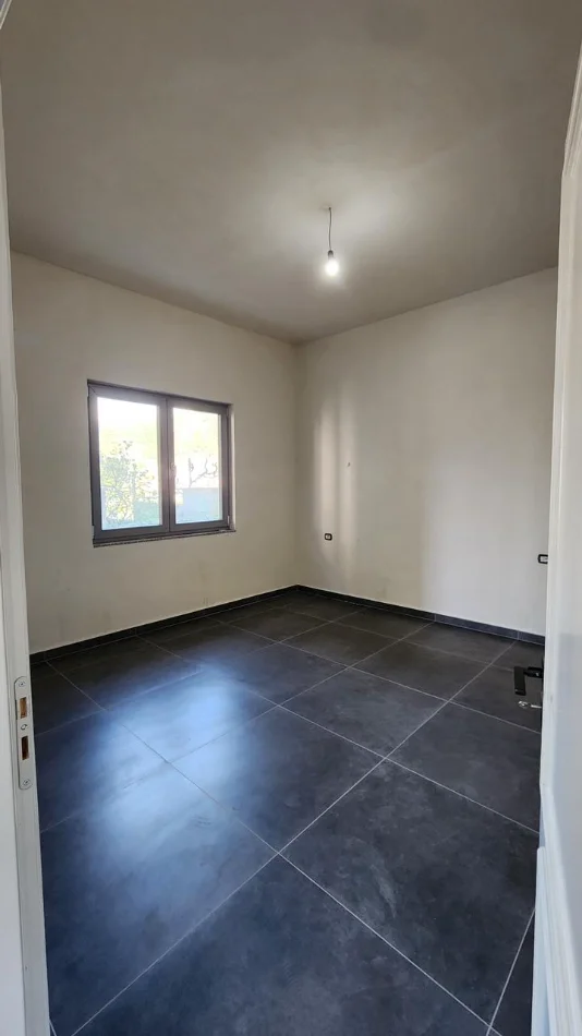 Tirane, shitet Vile 3 Katshe Kati 4, 430 m² 