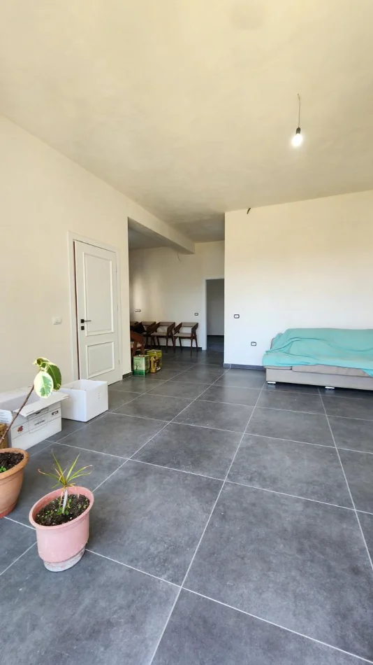 Tirane, shitet Vile 3 Katshe Kati 4, 430 m² 