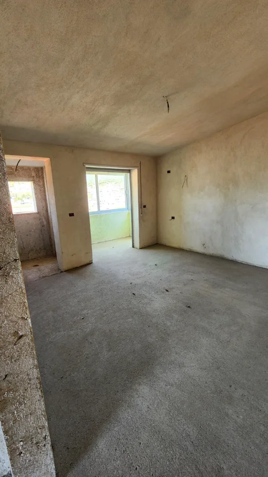 Tirane, shitet Vile 3 Katshe Kati 4, 430 m² 