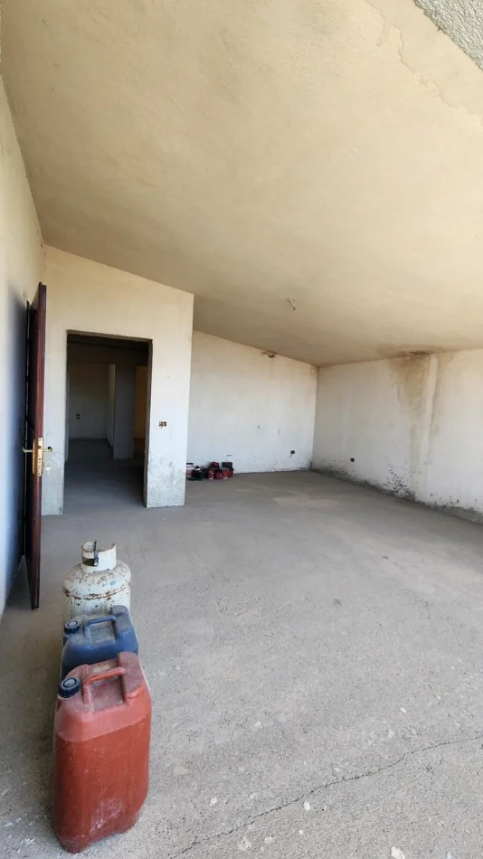 Tirane, shitet Vile 3 Katshe Kati 4, 430 m² 