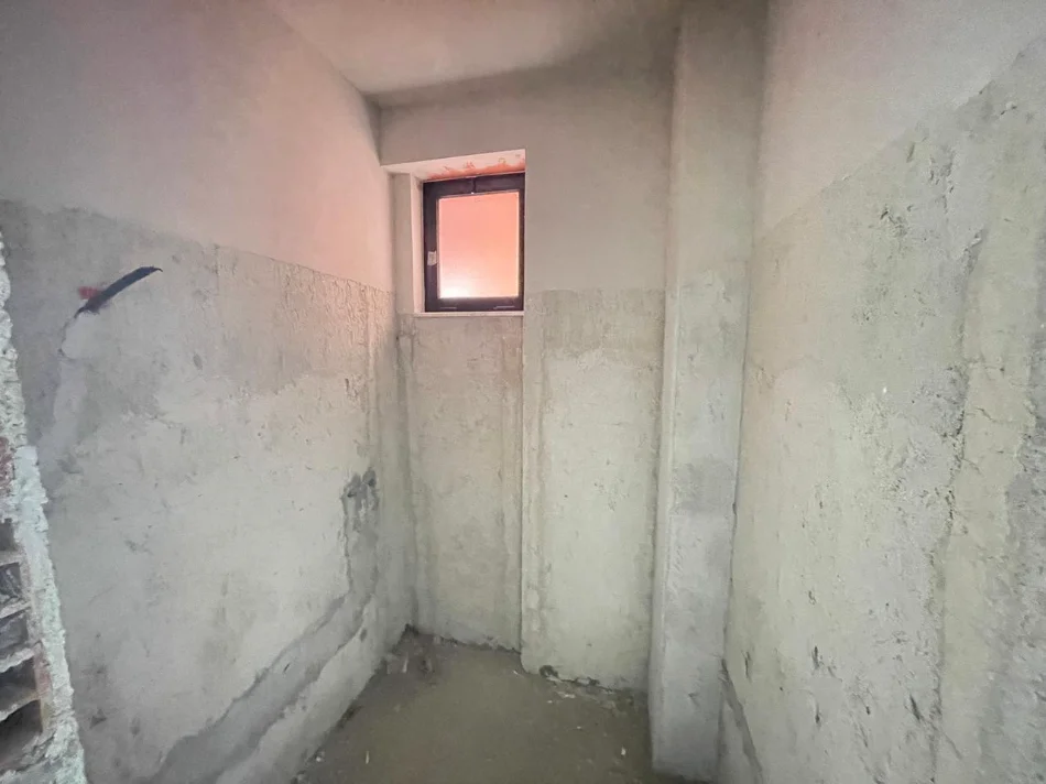Tirane, shitet apartament 2+1+Aneks+Ballkon Kati 2, 105 m² 