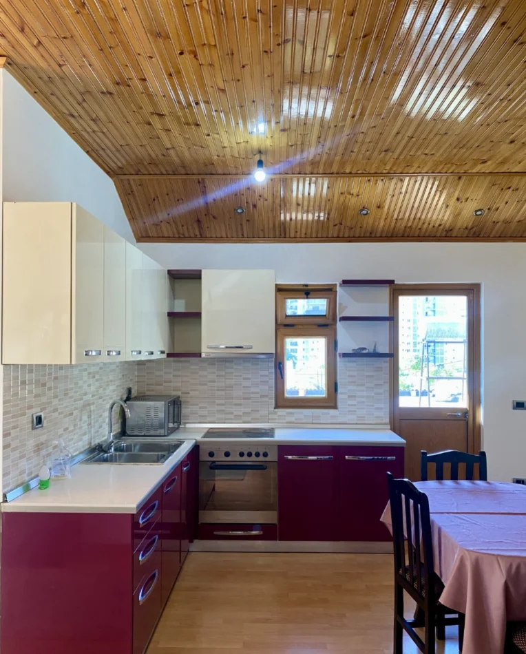 Tirane, jepet me qera apartament 2+1+Ballkon Kati 2, 90 m² 500 € (Zogu i Zi)