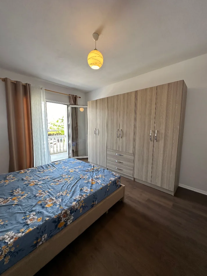 Tirane, jepet me qera apartament 2+1+Ballkon , 120 m² 400 € (Koder Kamez prane "Fafa")