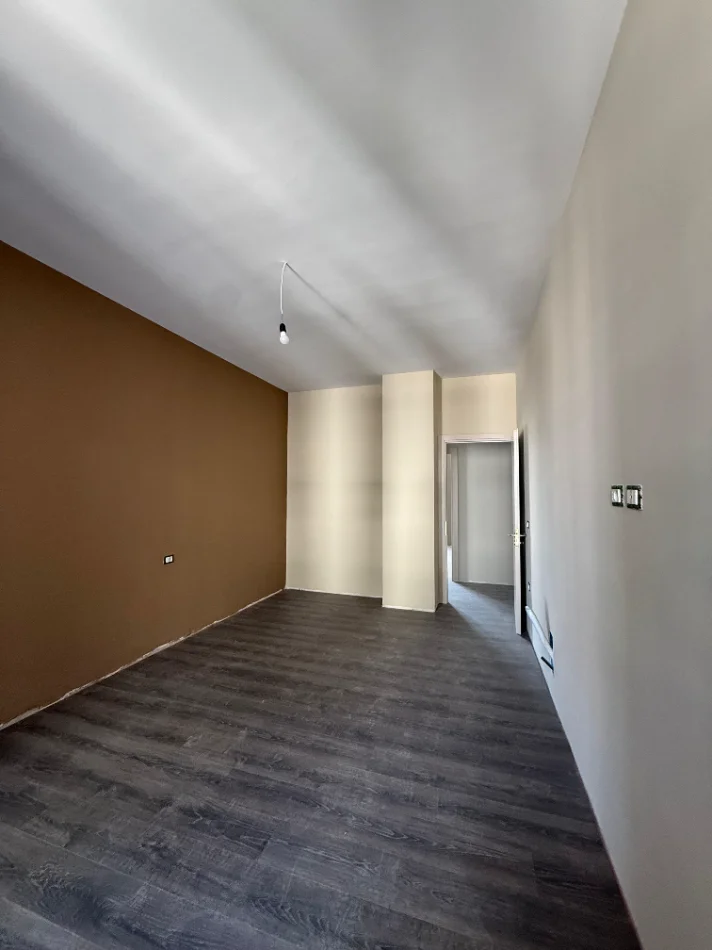 Tirane, shitet apartament 3+1+Ballkon Kati 4, 135 m² 418.000 € (Komuna e Parisit)