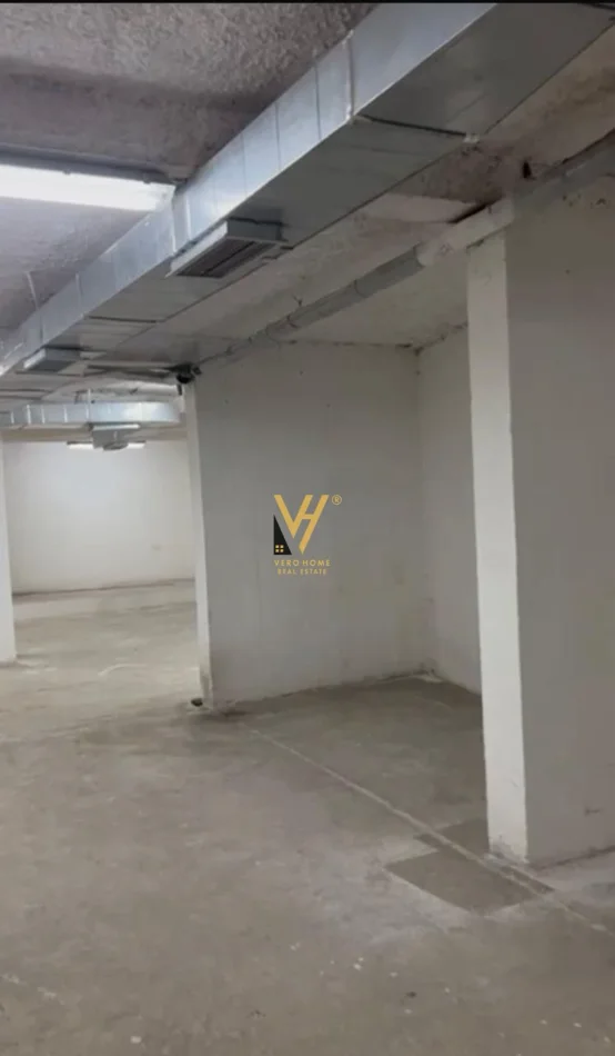 Tirane, shitet ambjent biznesi Kati -1, 350 m² 270.000 € (SHKOLLA E KUQE)