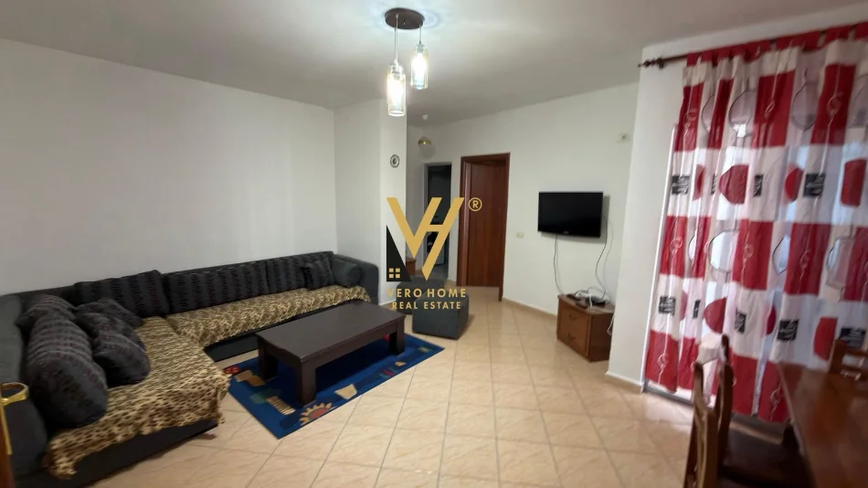 Tirane, jepet me qera apartament 1+1+Ballkon Kati 4, 75 m² 470 € (TIRANA E RE)