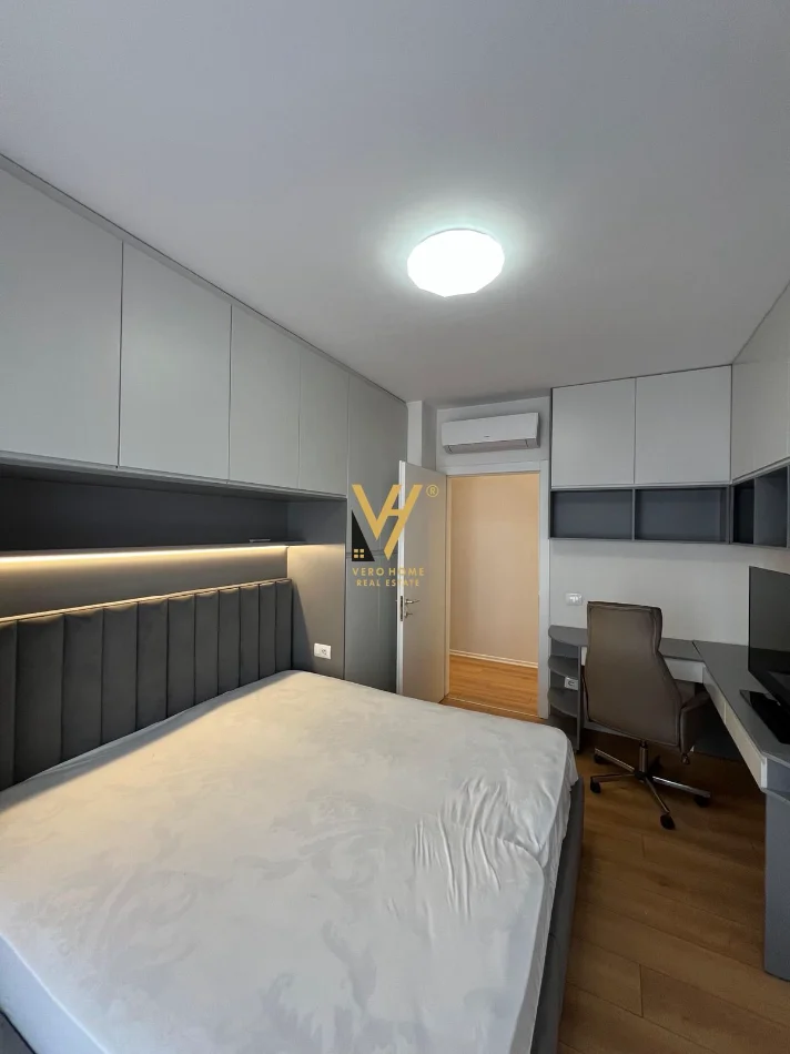 Tirane, jepet me qera apartament 2+1+Ballkon Kati 9, 95 m² 850 € (5 MAJI)