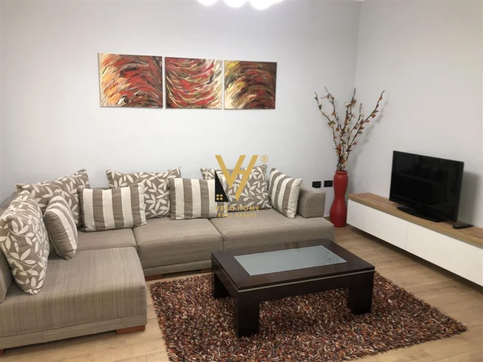 Tirane, jepet me qera apartament 1+1+Ballkon Kati 2, 75 m² 670 € (MYSLYM SHYRI)
