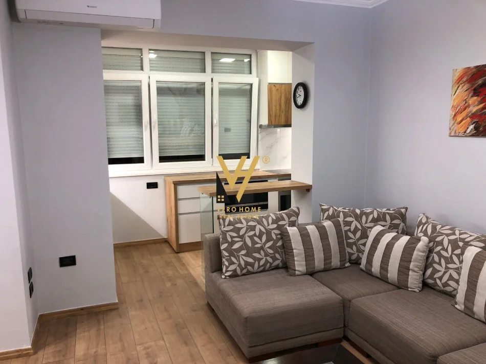 Tirane, jepet me qera apartament 1+1+Ballkon Kati 2, 75 m² 670 € (MYSLYM SHYRI)