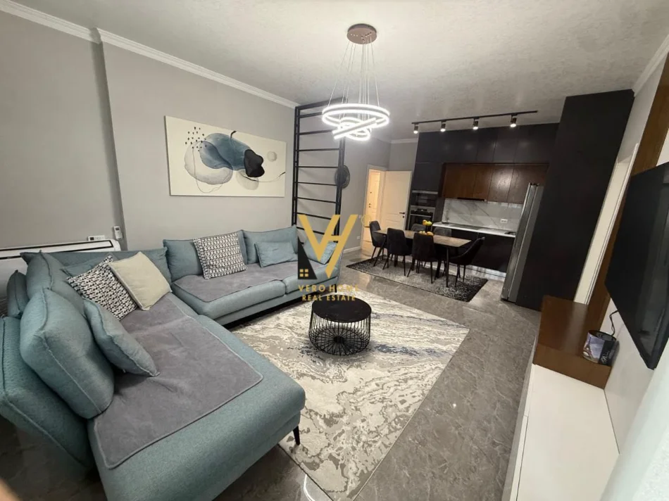 Tirane, jepet me qera apartament 2+1+Ballkon Kati 3, 120 m² 700 € (TEG)