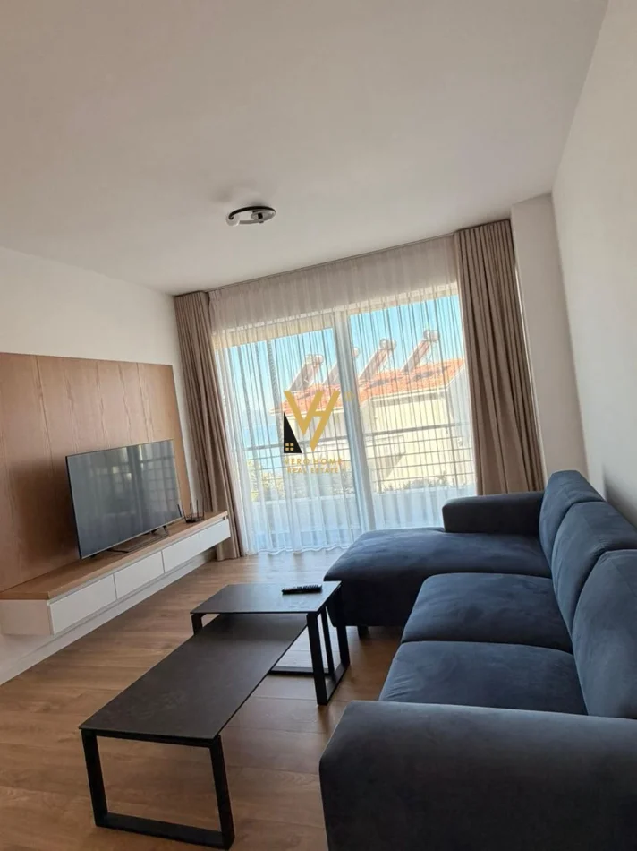 Vlore, jepet me qera apartament 2+1+Ballkon Kati 1, 131 m² 1.500 € (UJI I FTOHTE)